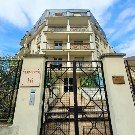 Nid Douillet Plein De Charme Avec Parking Gratuit Apartament Chantilly