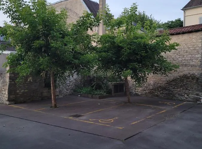 Nid Douillet Plein De Charme Avec Parking Gratuit Appartement Chantilly